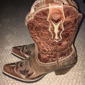 ariat dahlia